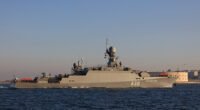 Російські кораблі після пожежі в Криму тримаються ближче до росційських портів