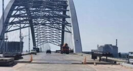 Підрядник вкрав 6 млн грн на будівництві Подільського мосту