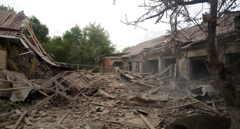 Окупанти скинули бомбу на дитсадок на Сумщині