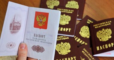 РФ заселяє окуповані регіони мігрантами