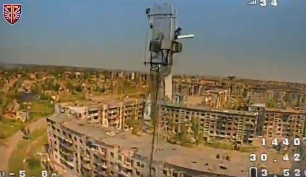 Ударні дрони ЗСУ знищують розвідувальні станції окупантів у Бахмуті