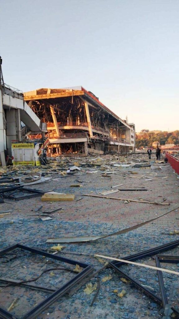 Зруйнований готель в Одесі