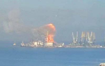 Горить російський десантний корабель “Новочеркаськ”