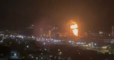 СБУ атакувала нафтопереробний завод в РФ