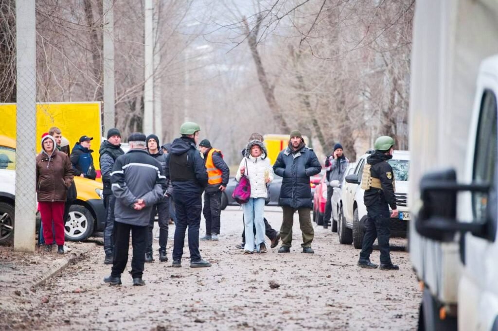 Оприлюднили фото наслідків ракетного обстрілу Харкова 8