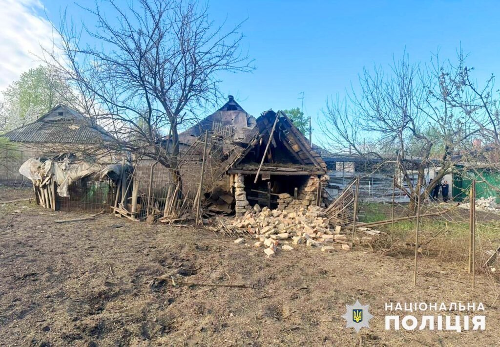 Окупанти вчергове масовано обстріляли Донецьку область 3