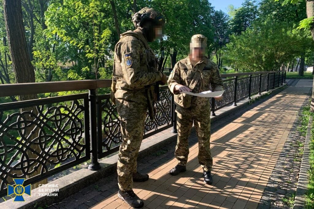 У Києві СБУ перевіряють будинки та автомобілі 2