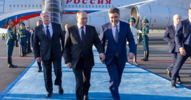 Російський диктатор Володимир Путін в Казахстані