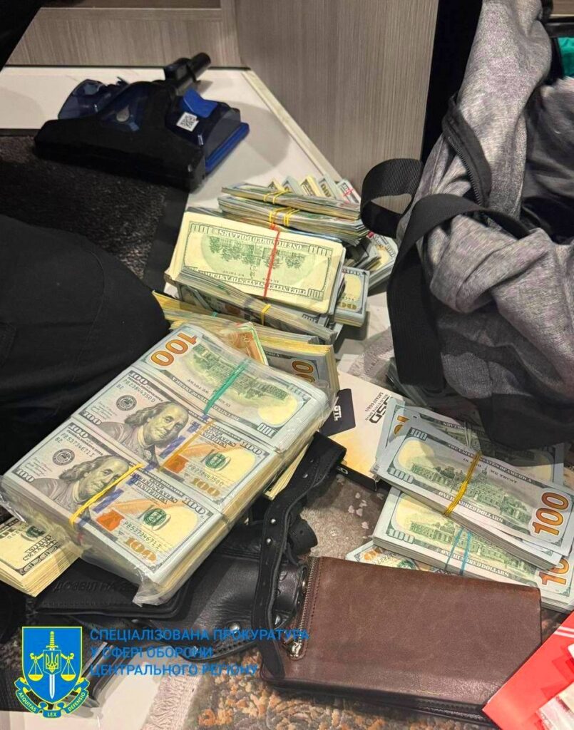 У Києві викрили трьох посадовців ТЦК, які заробили мільйони на “ухилянтах” 3