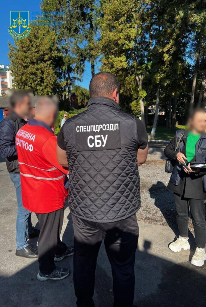На Хмельниччині викрили медиків, які заробили на інвалідності “ухилянтів” 5